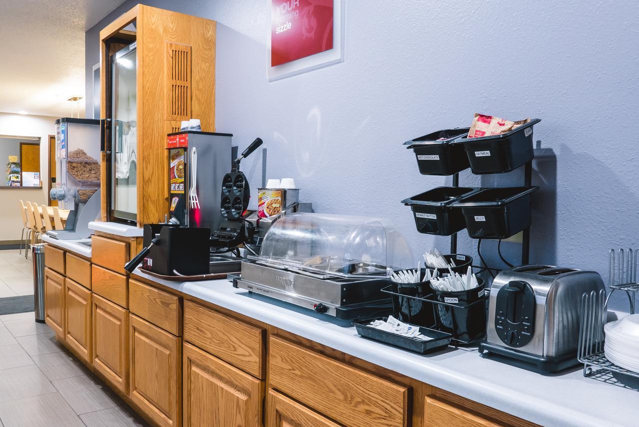 Cobblestone Inn & Suites - Platteville Bagian luar foto