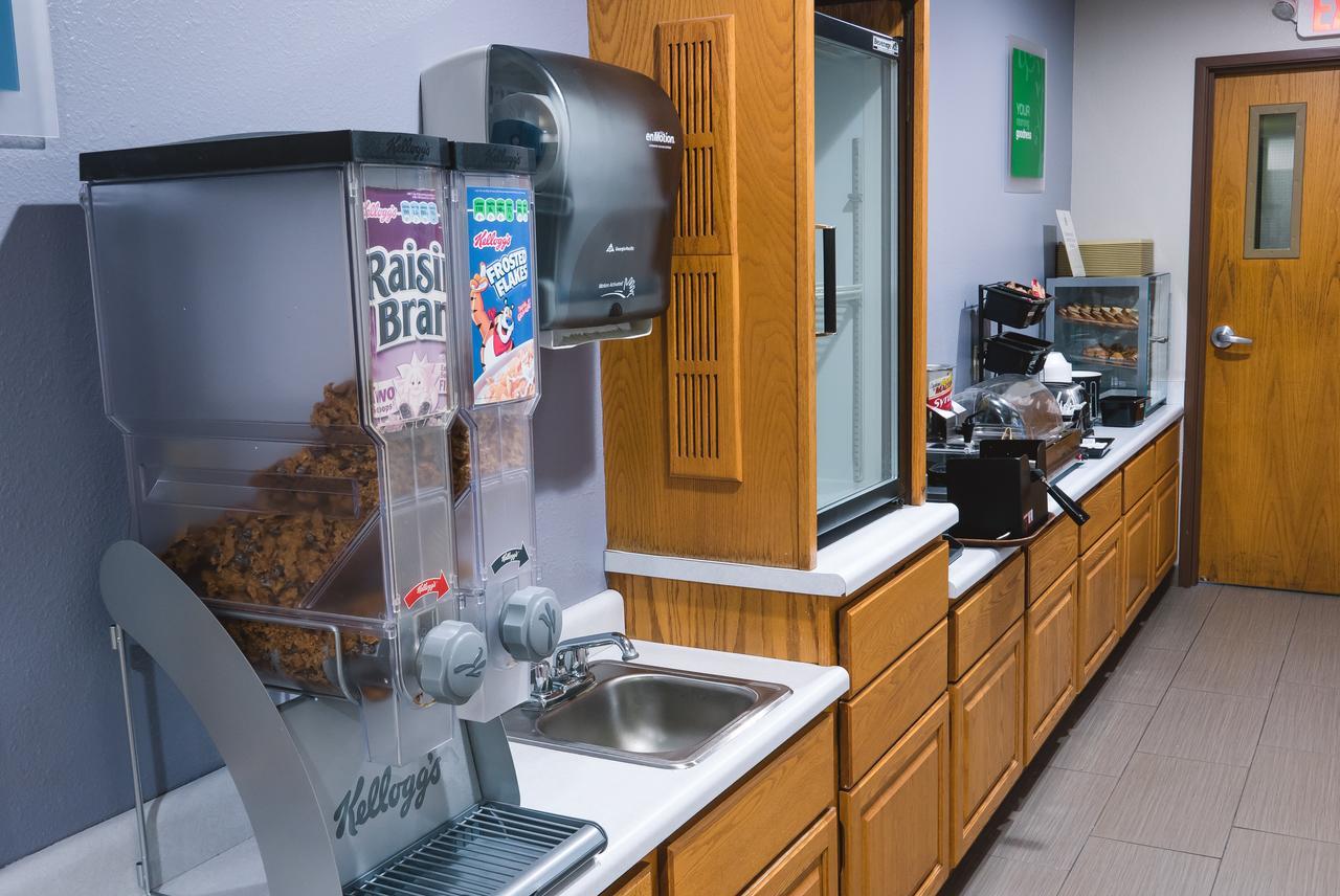Cobblestone Inn & Suites - Platteville Bagian luar foto