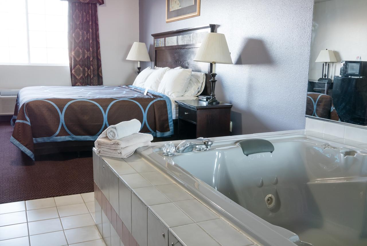 Cobblestone Inn & Suites - Platteville Bagian luar foto