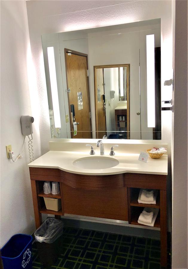 Cobblestone Inn & Suites - Platteville Bagian luar foto
