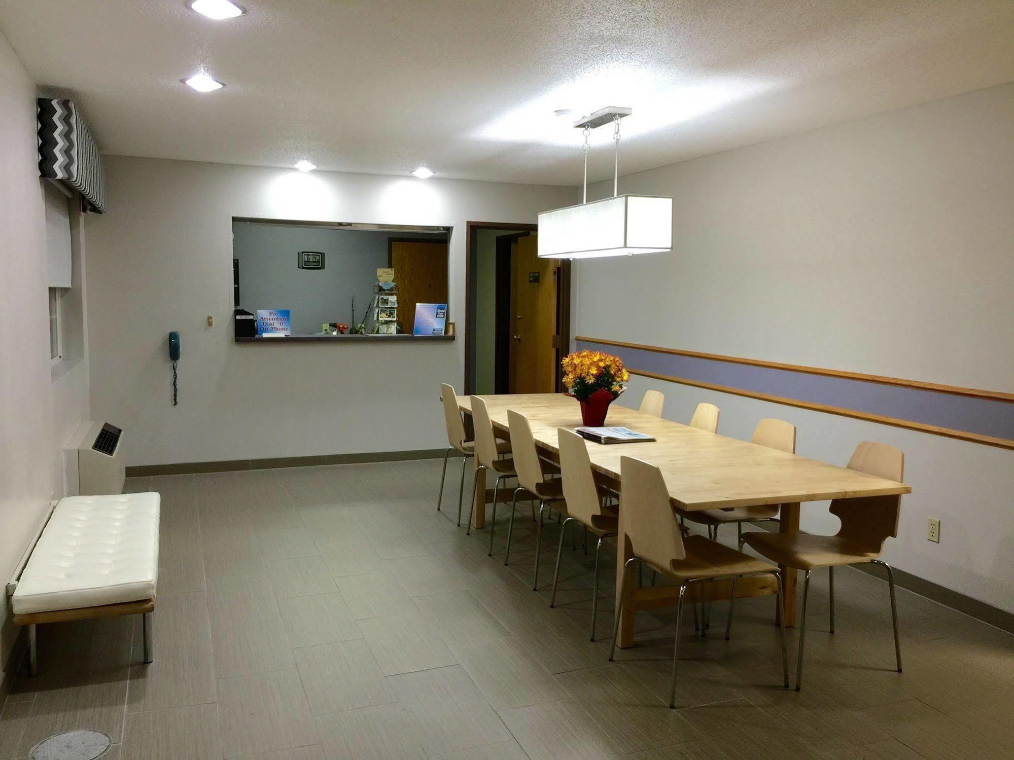 Cobblestone Inn & Suites - Platteville Bagian luar foto