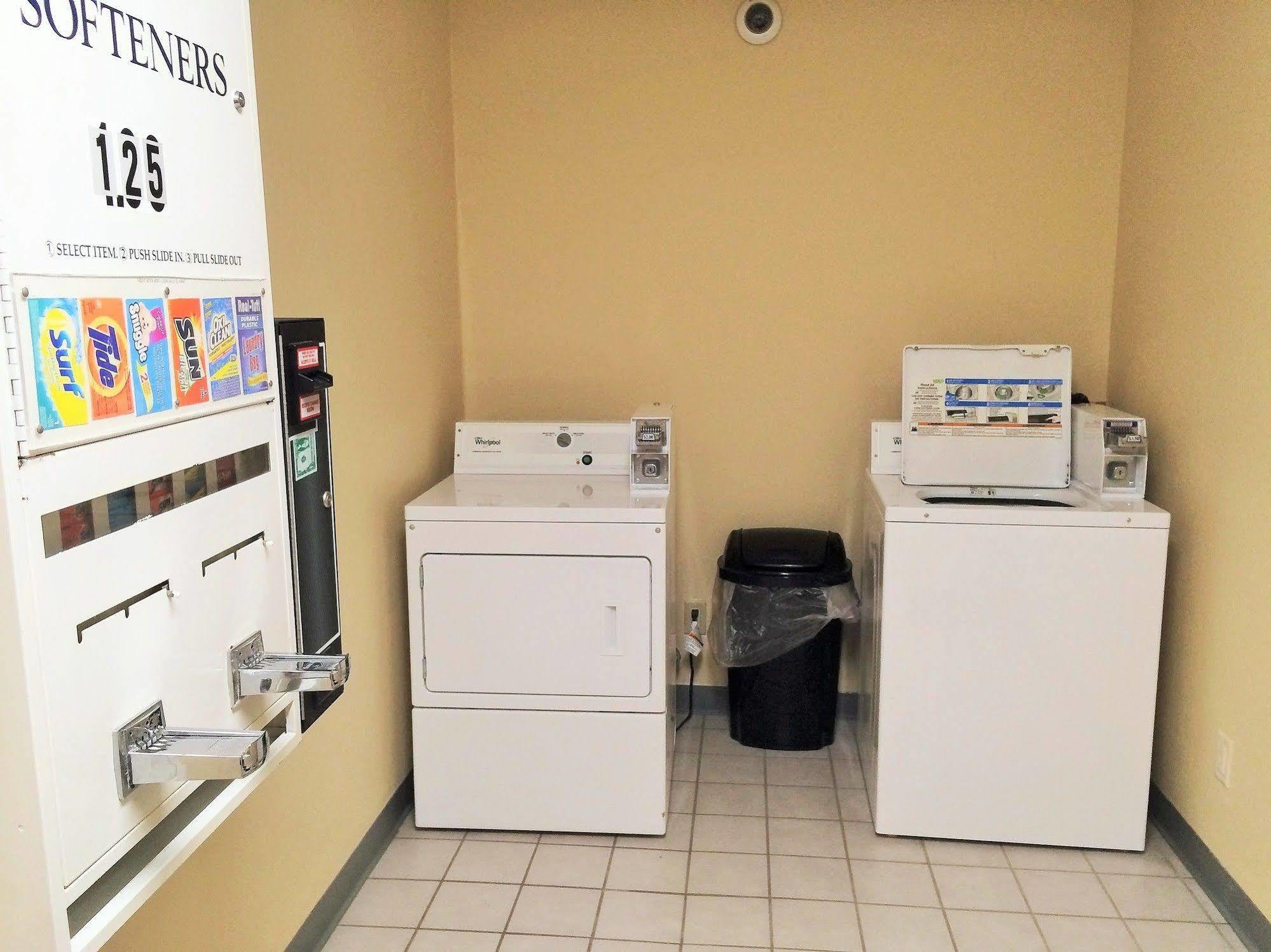 Cobblestone Inn & Suites - Platteville Bagian luar foto
