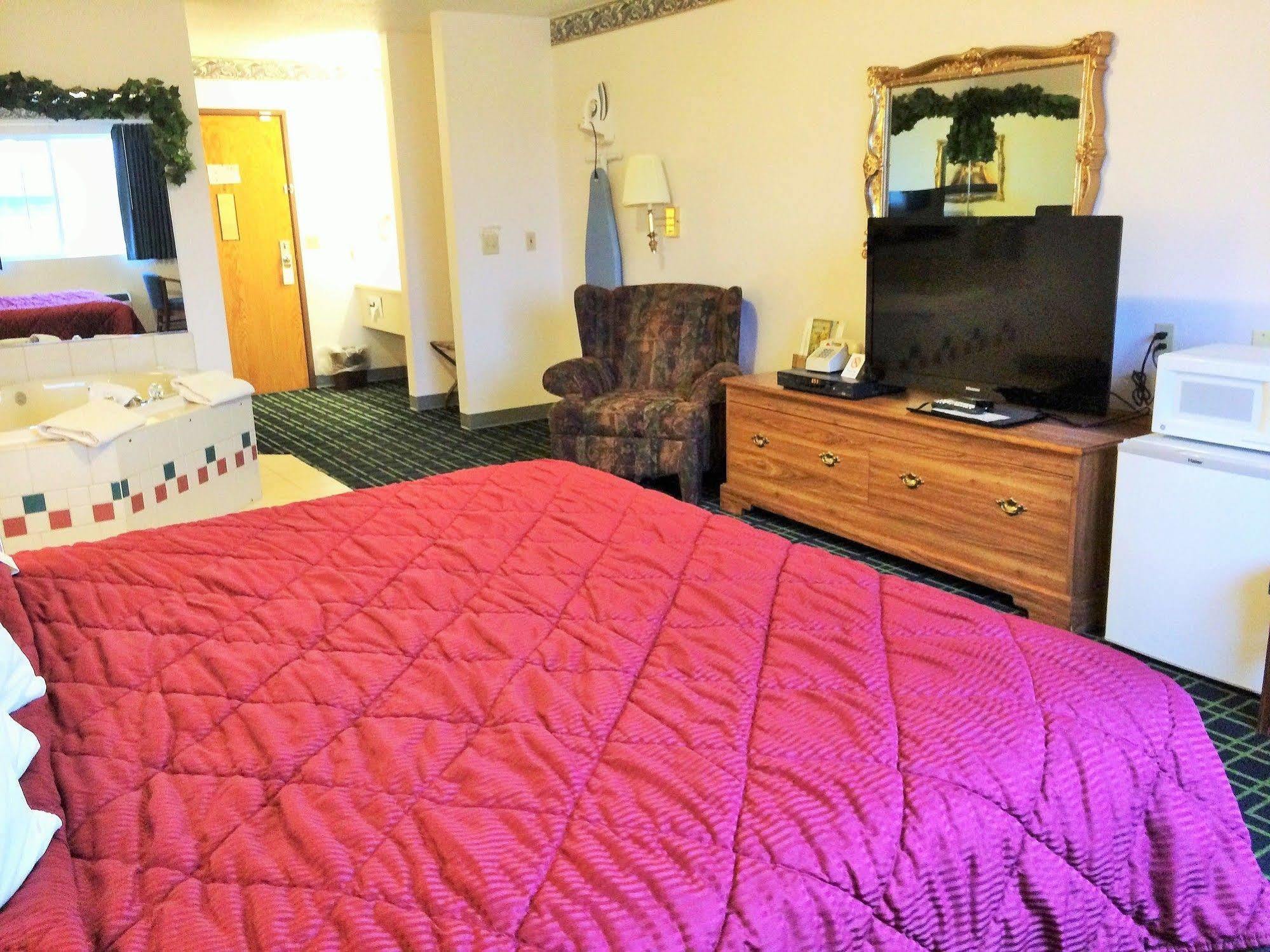 Cobblestone Inn & Suites - Platteville Bagian luar foto