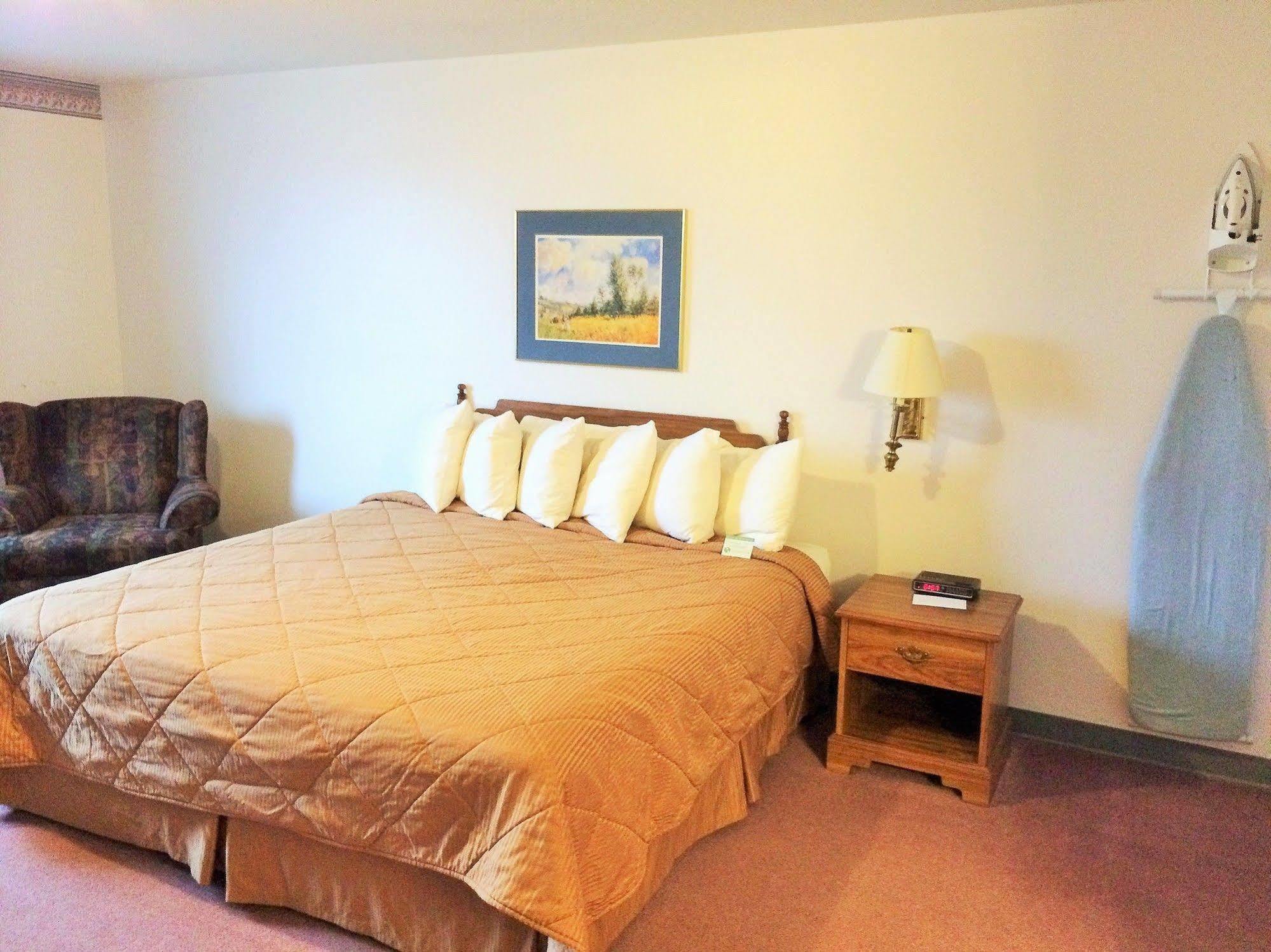 Cobblestone Inn & Suites - Platteville Bagian luar foto