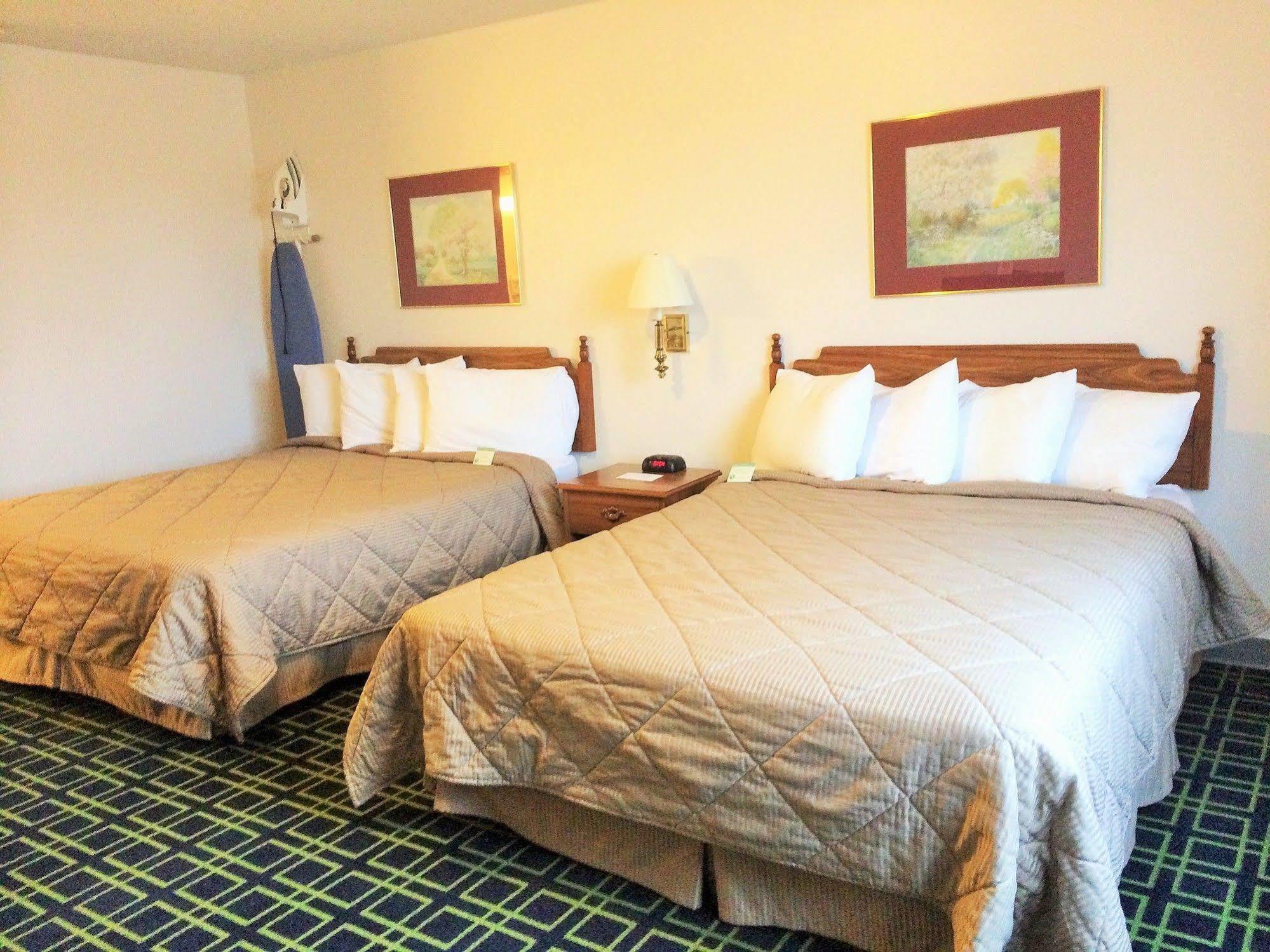 Cobblestone Inn & Suites - Platteville Bagian luar foto