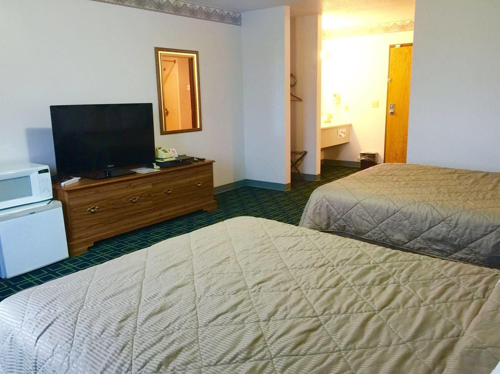 Cobblestone Inn & Suites - Platteville Bagian luar foto
